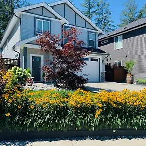  Holiday home A Cozy Family Get Away In South Canada