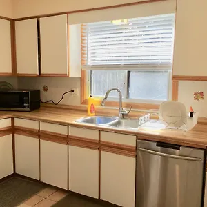Homestay Star, Toronto