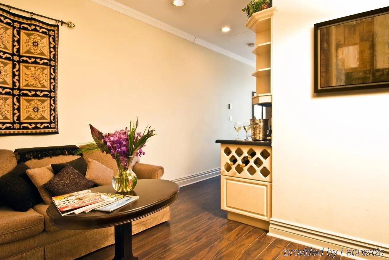 Grand Hotel & Suites Toronto 4*,  Canada