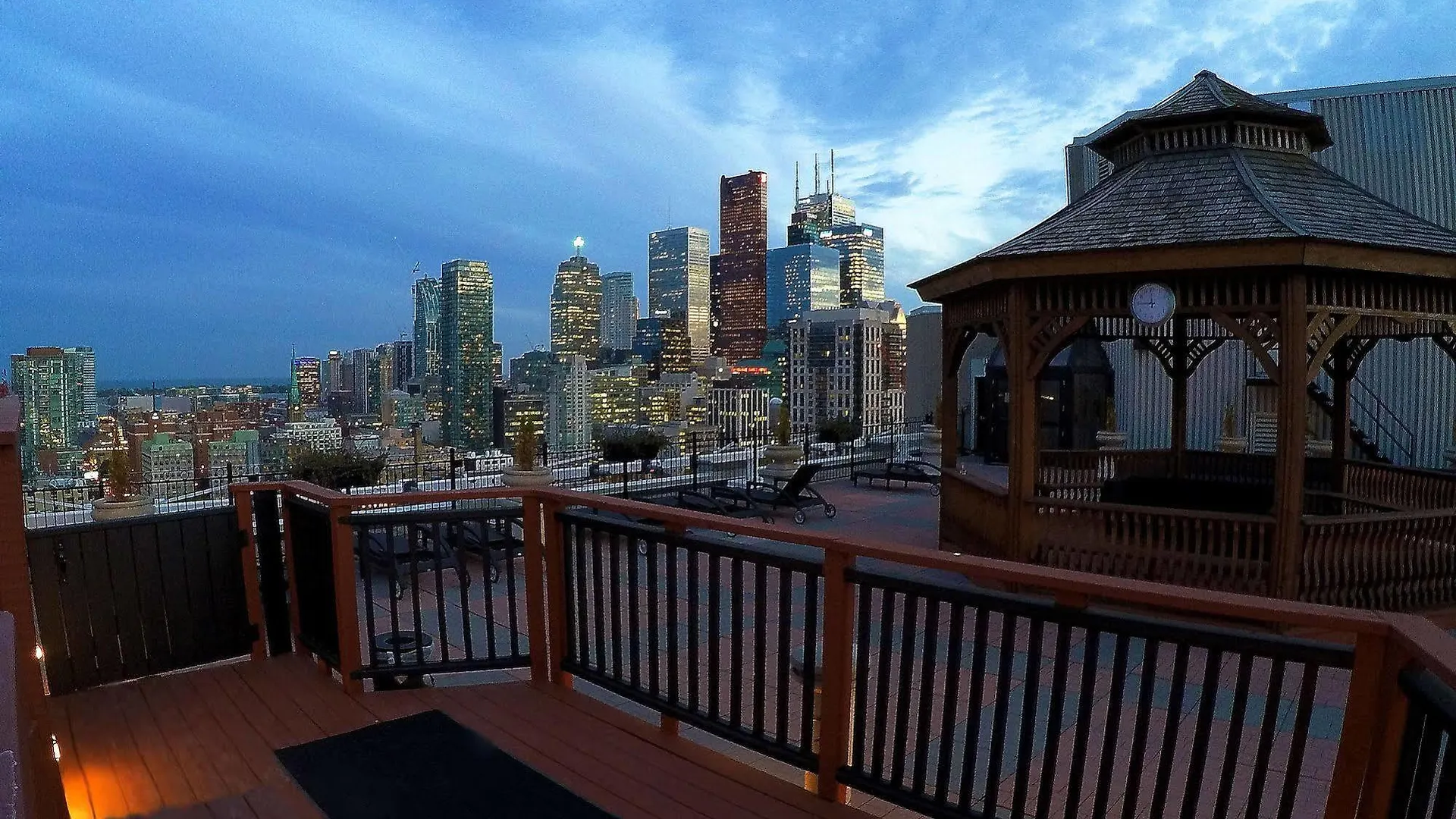 Grand Hotel & Suites Toronto