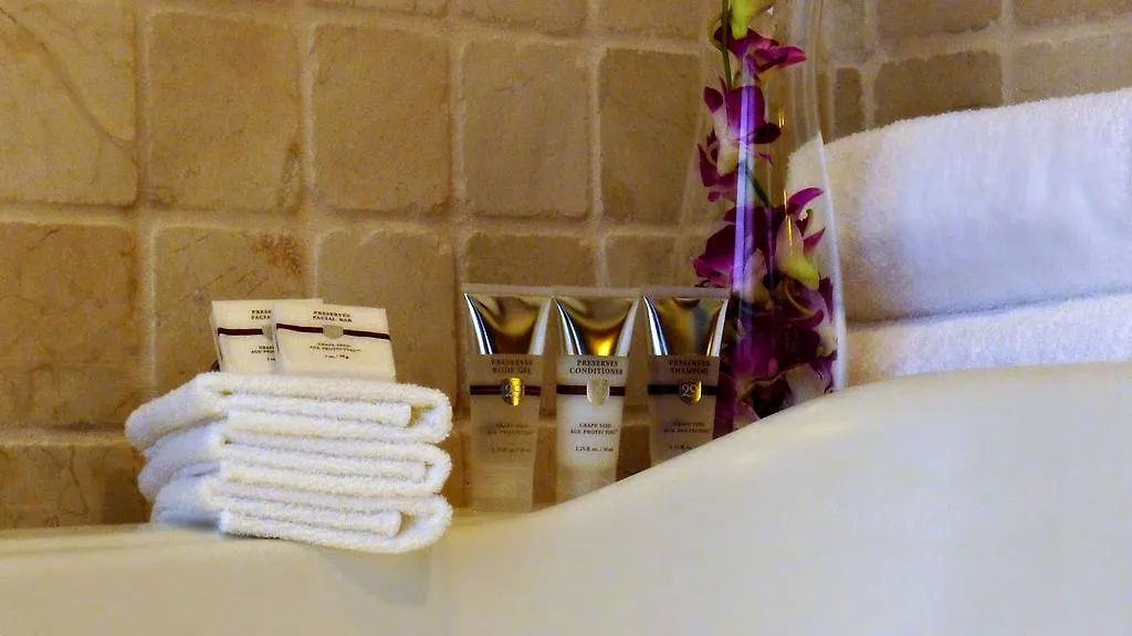 Grand Hotel & Suites Toronto