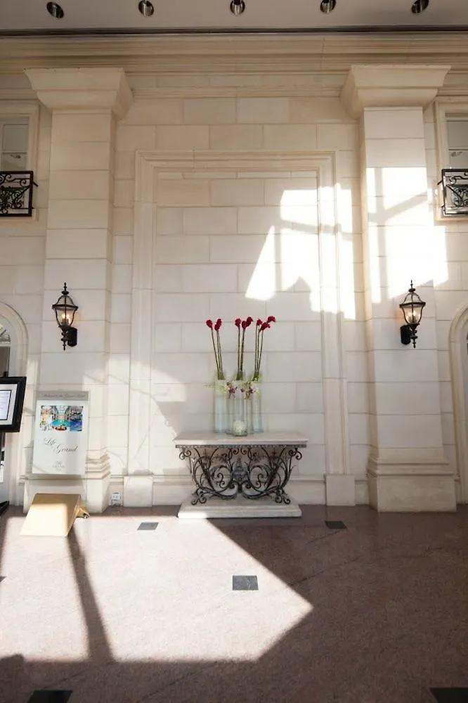 Grand Hotel & Suites Toronto